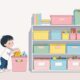 Anak-anak sedang merapikan mainan warna-warni ke dalam kotak transparan di ruang keluarga yang cerah dan nyaman.